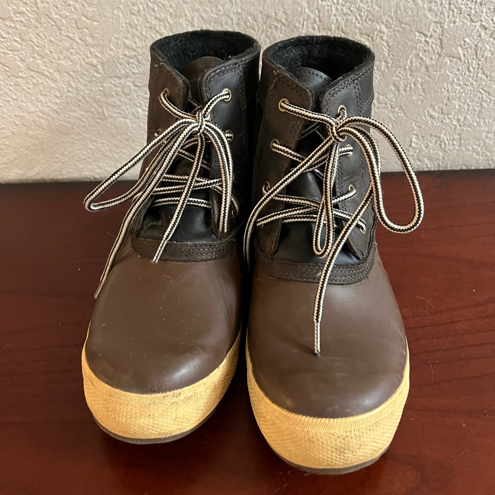 Lace Up Xtratuf Boots